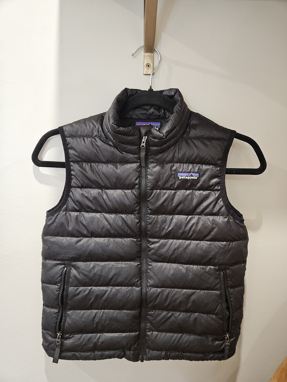 Patagonia Kids Down Sweater Vest- Black, Size Small (7-8)